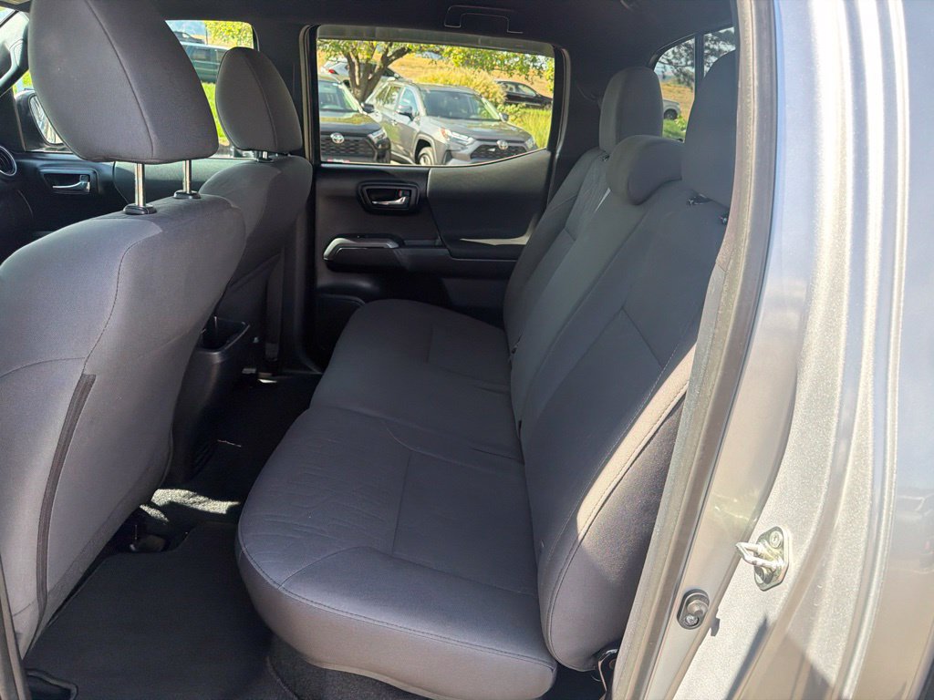 Used 2018 Toyota Tacoma TRD Off-Road w/ Technology Package AWD/4WD image 17