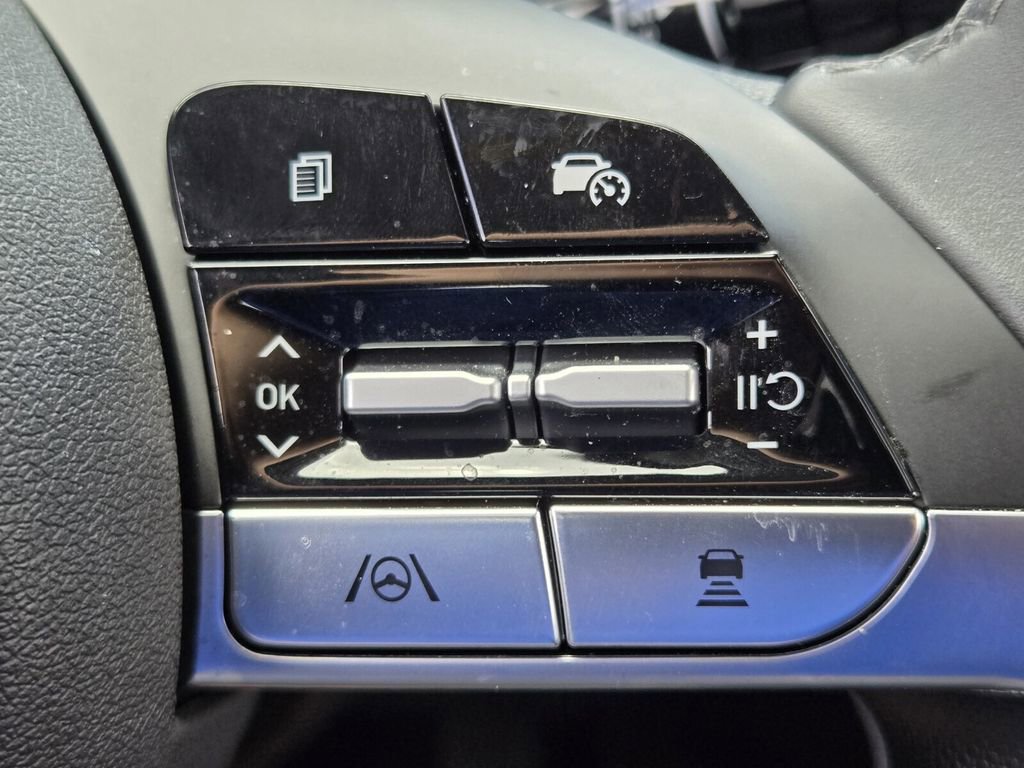 Certified 2025 Hyundai Elantra SEL FWD image 27