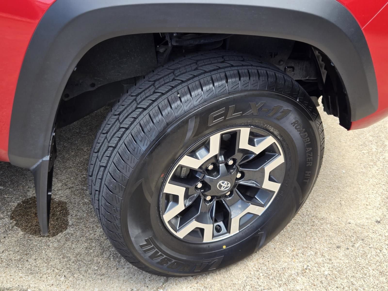 Used 2023 Toyota Tacoma TRD Off-Road AWD/4WD image 9
