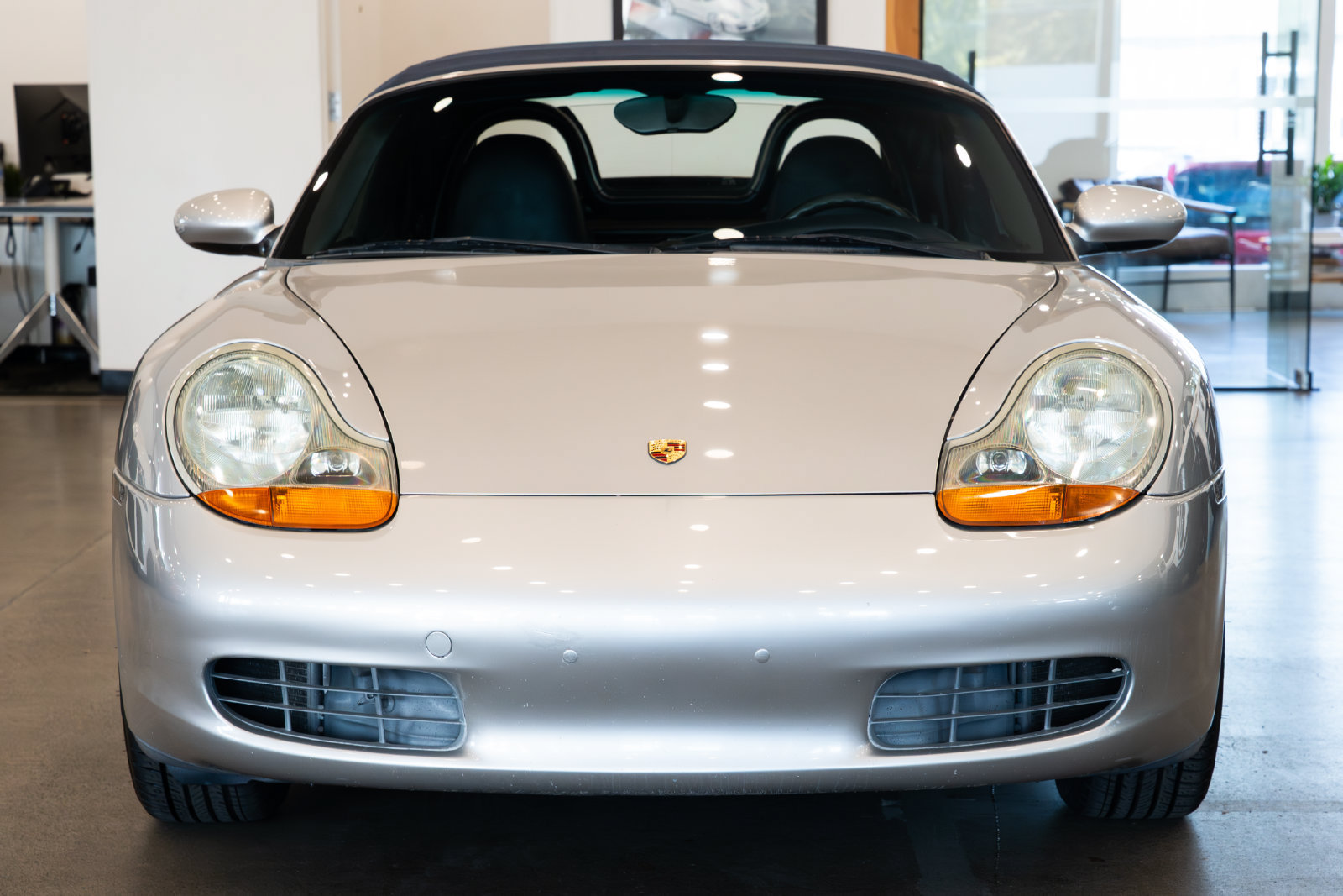 Used 2001 Porsche Boxster RWD image 2