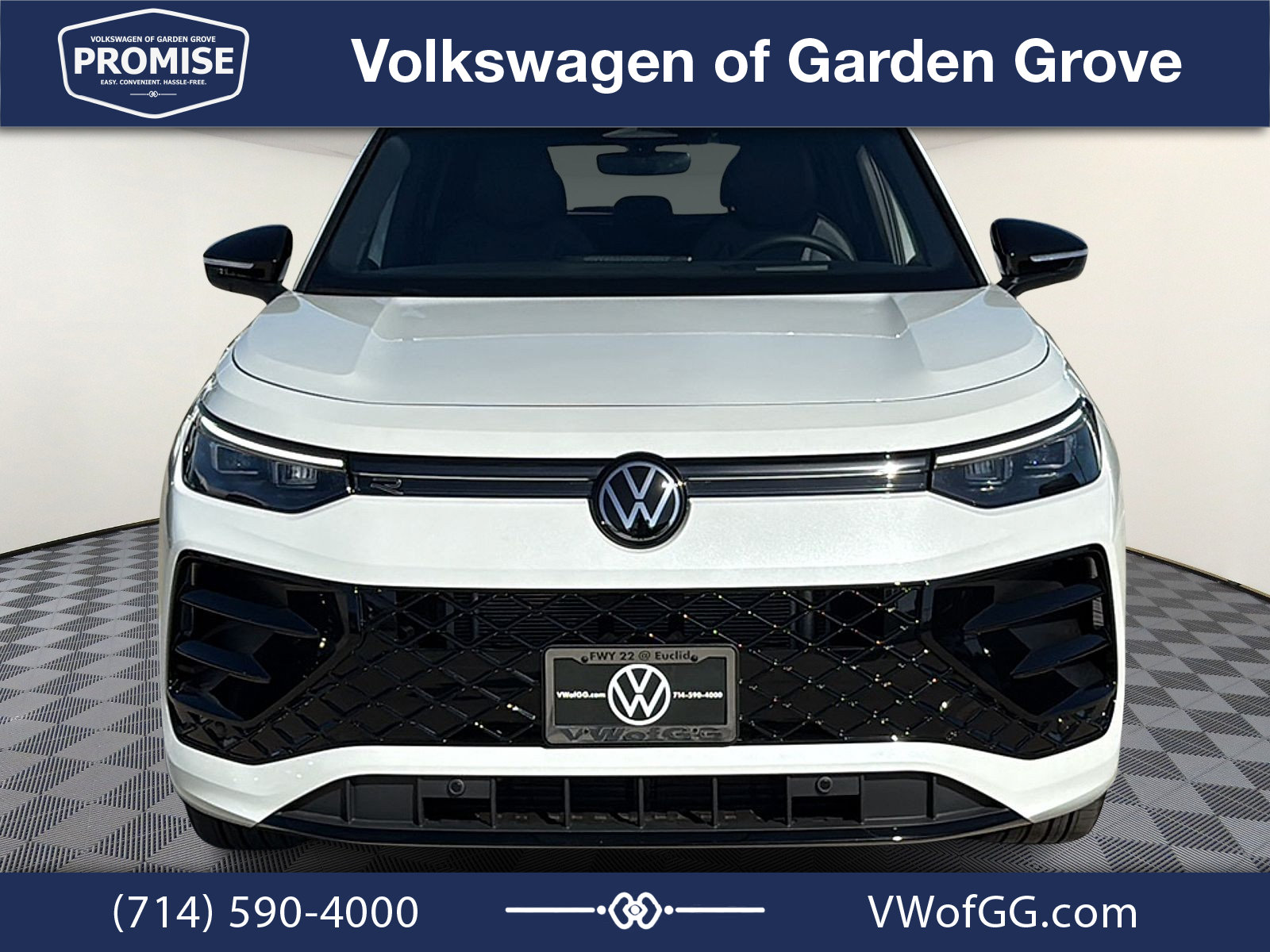 New 2026 Volkswagen Tiguan SE R-Line FWD image 3