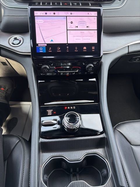 Used 2025 Jeep Grand Cherokee Limited AWD/4WD image 26