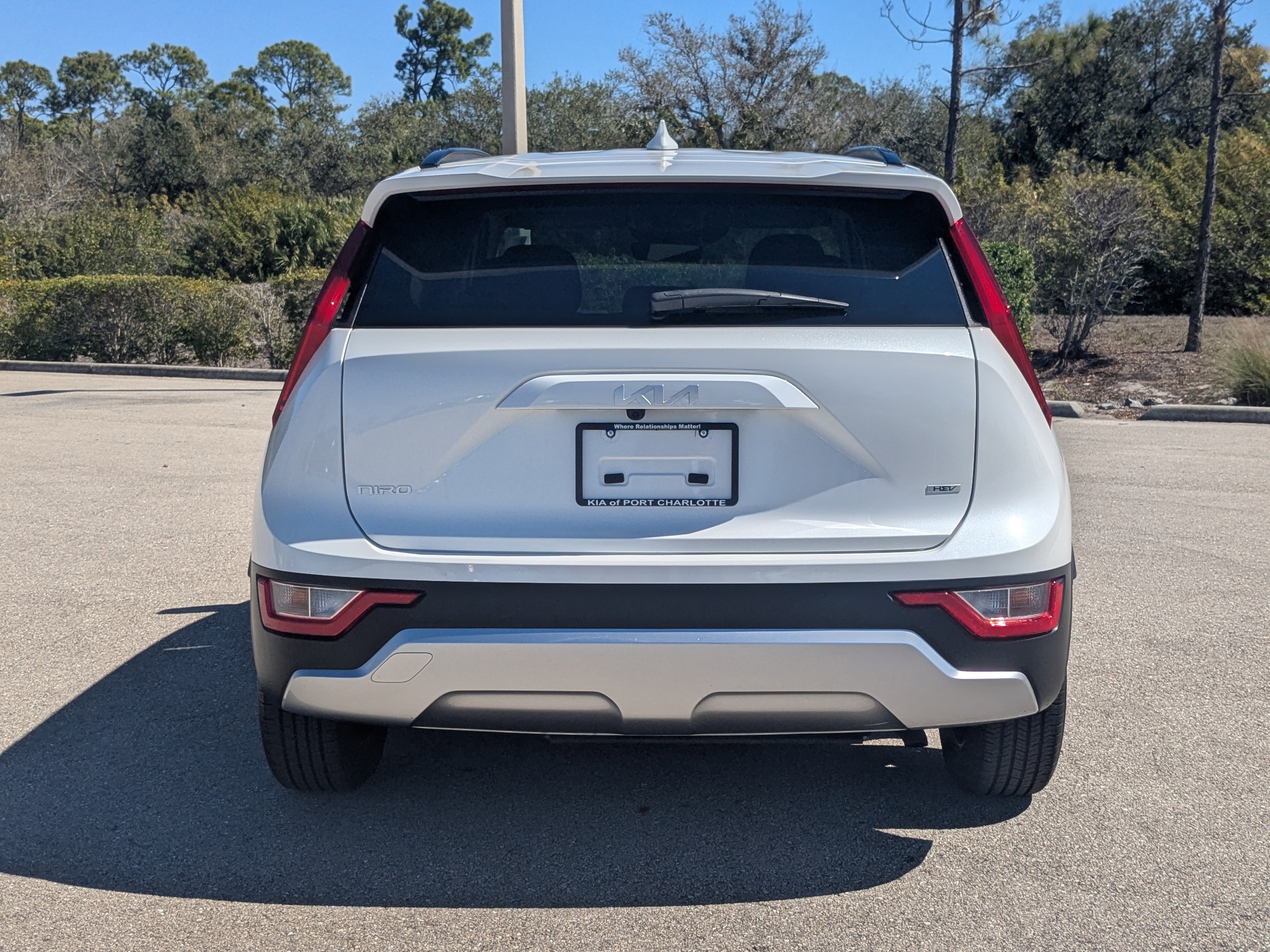 Certified 2024 Kia Niro LX image 6