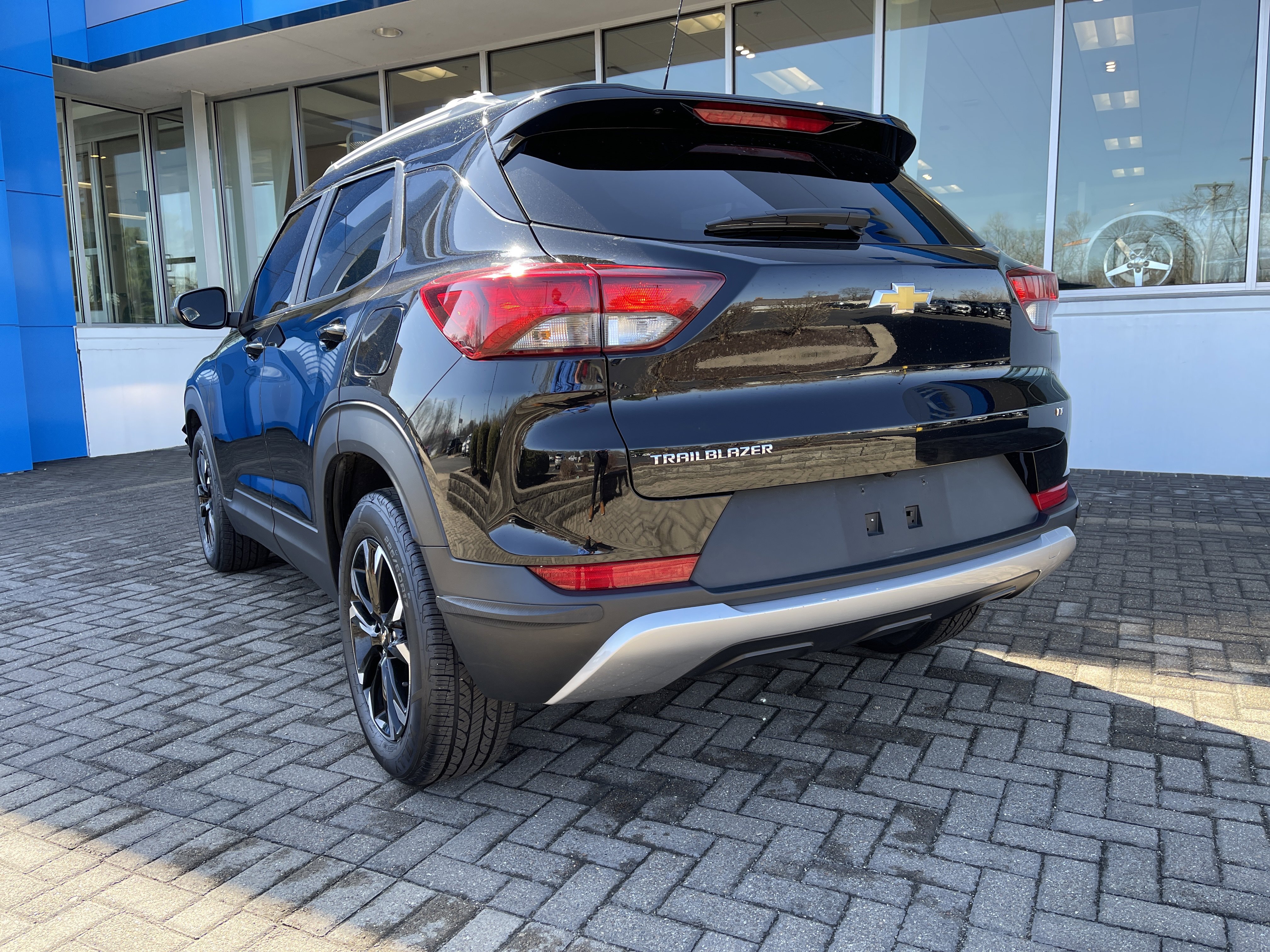 Used 2022 Chevrolet TrailBlazer LT image 3