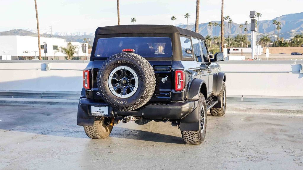 Used 2024 Ford Bronco Badlands image 9