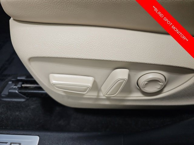 Used 2024 Toyota Highlander Limited AWD/4WD image 17