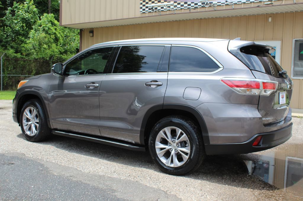 Used 2015 Toyota Highlander XLE image 17
