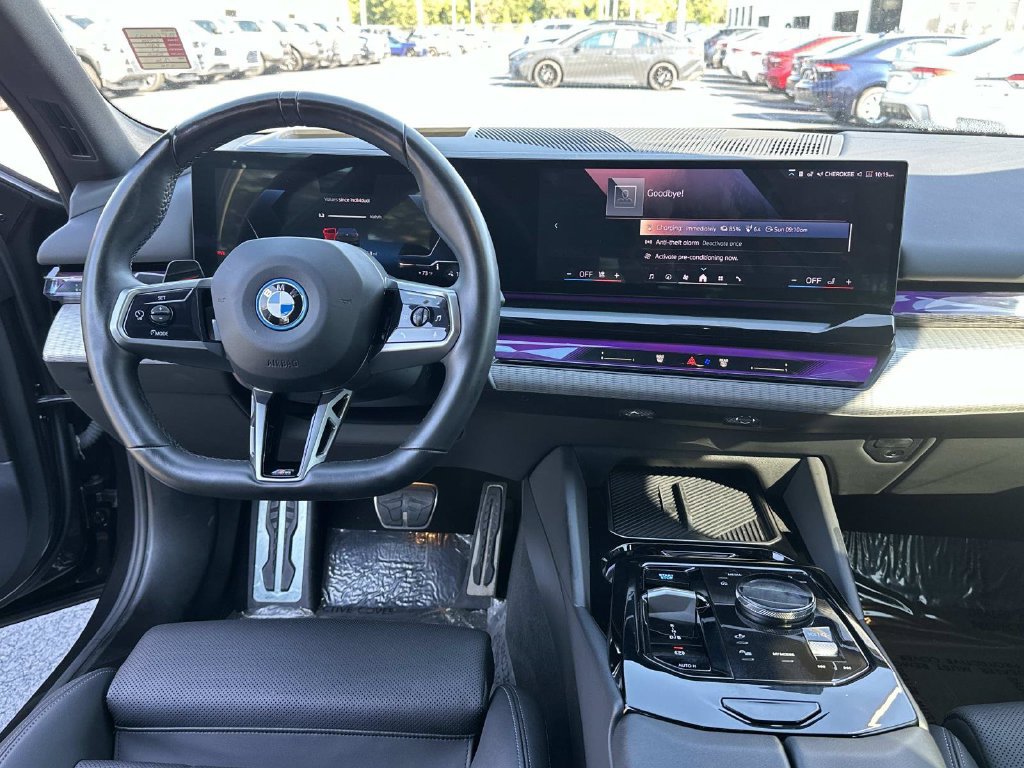 Used 2024 BMW i5 eDrive40i w/ M Sport Package RWD image 21
