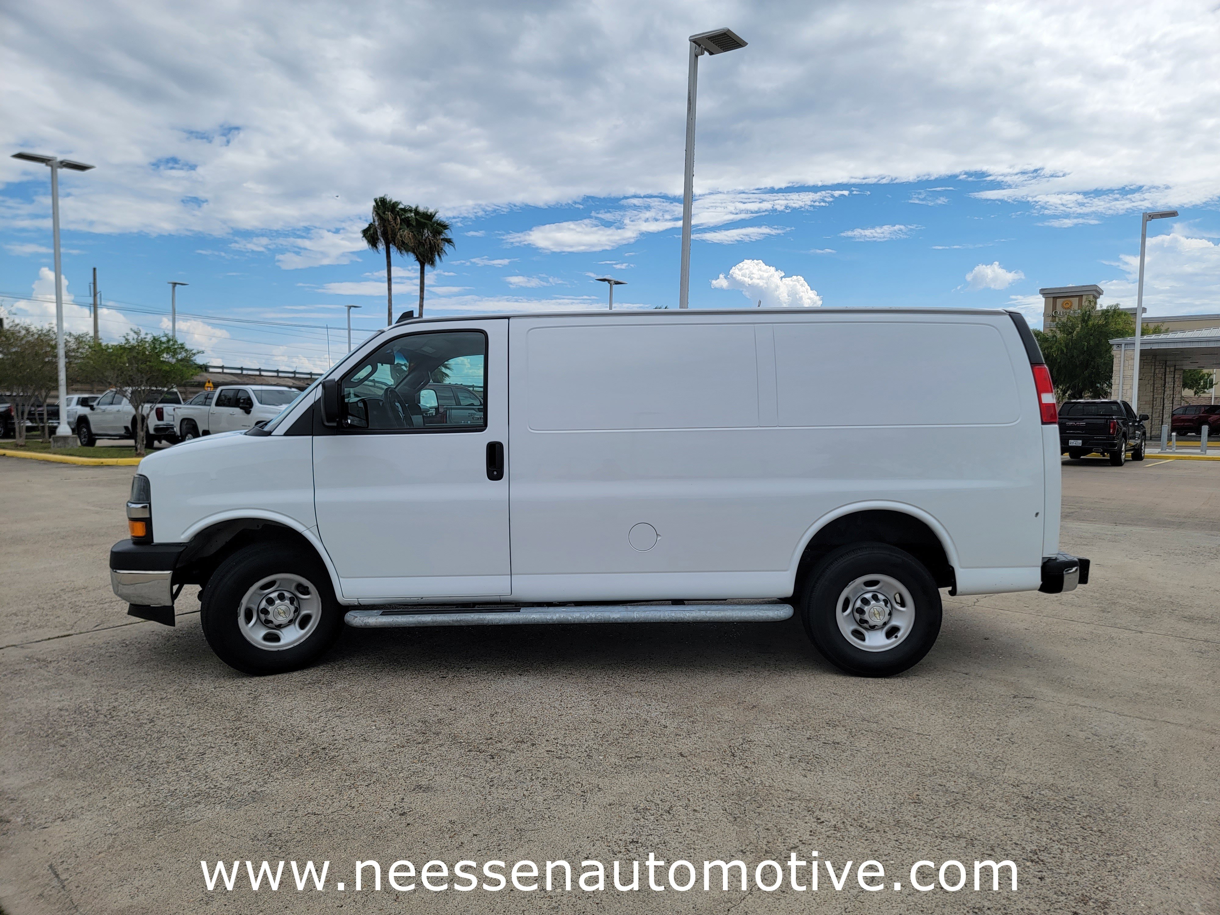 Used 2023 Chevrolet Express 2500 w/ Driver Convenience Package image 4