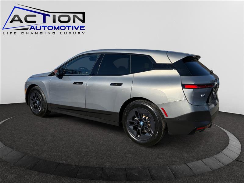 Used 2023 BMW iX xDrive50 w/ Premium Package image 6