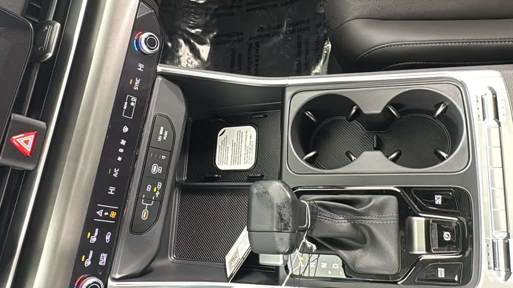 New 2026 Kia Carnival SX w/ SX Dark Edition Package FWD image 31