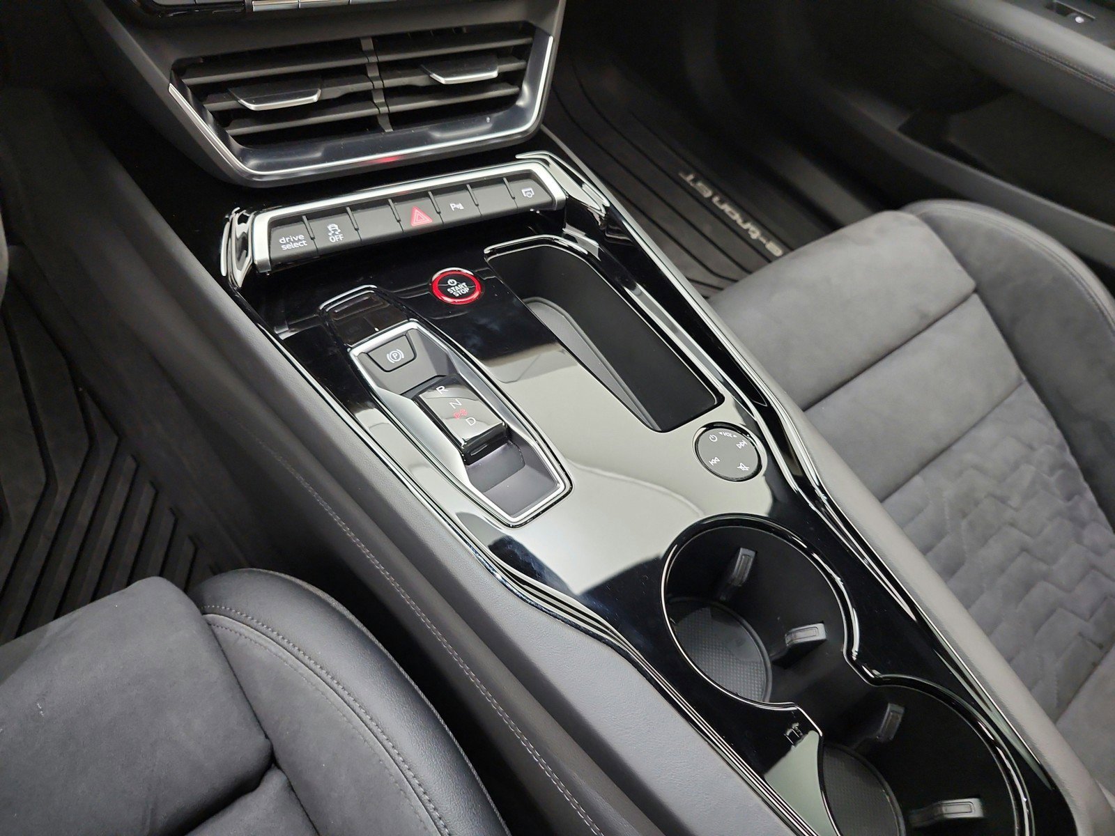 Used 2022 Audi e-tron GT Premium Plus image 12