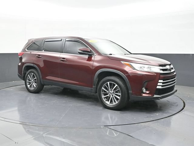 Used 2019 Toyota Highlander XLE FWD image 18