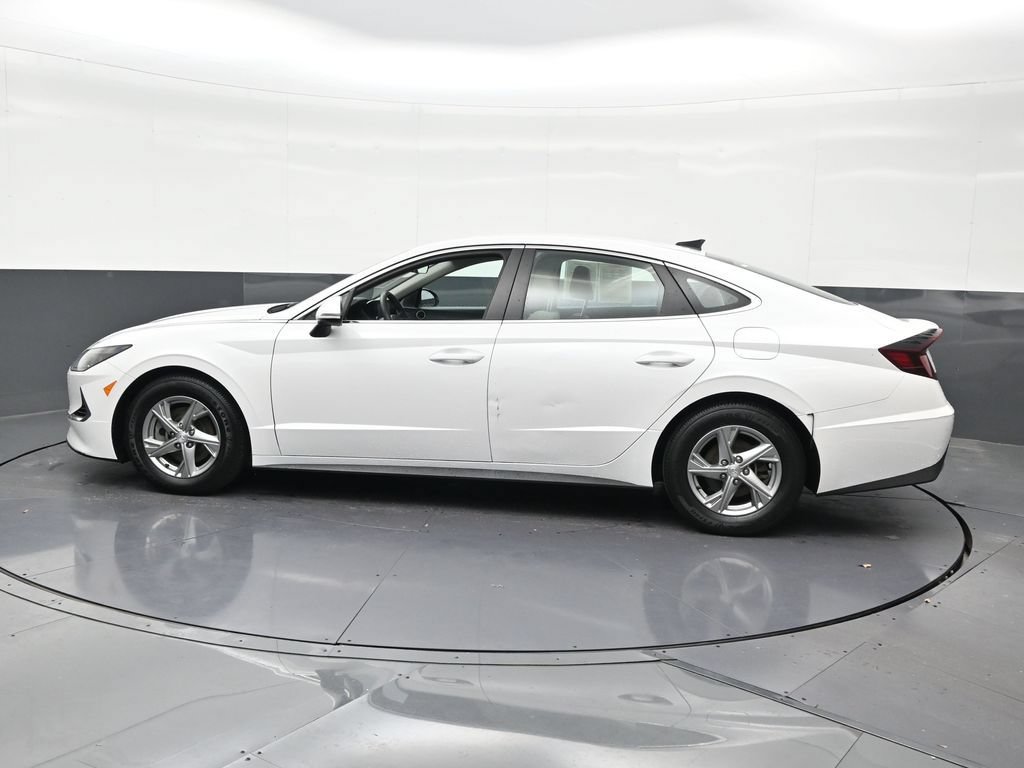 Used 2022 Hyundai Sonata SE w/ Preferred Accessory Package FWD image 2