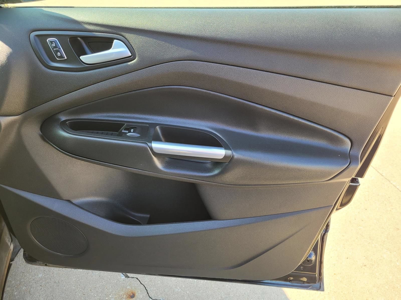 Used 2015 Ford Escape SE FWD image 7