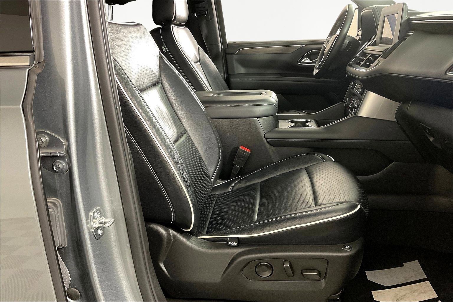 Used 2023 Chevrolet Suburban LS image 30