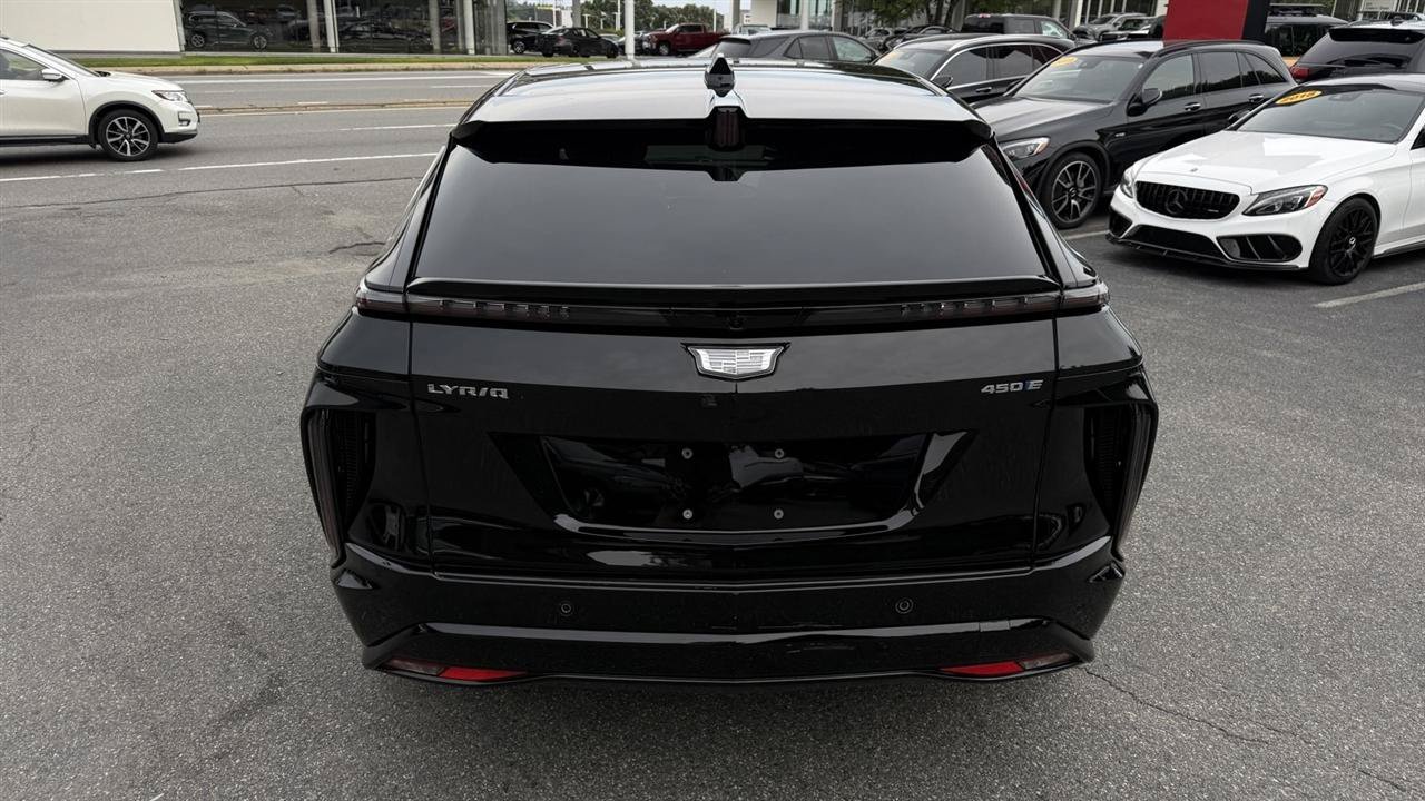 Used 2024 Cadillac Lyriq Sport RWD image 16