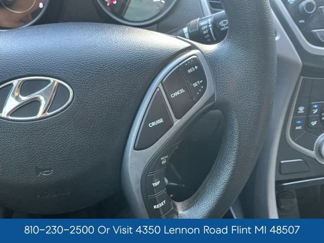 Used 2015 Hyundai Elantra SE FWD image 17