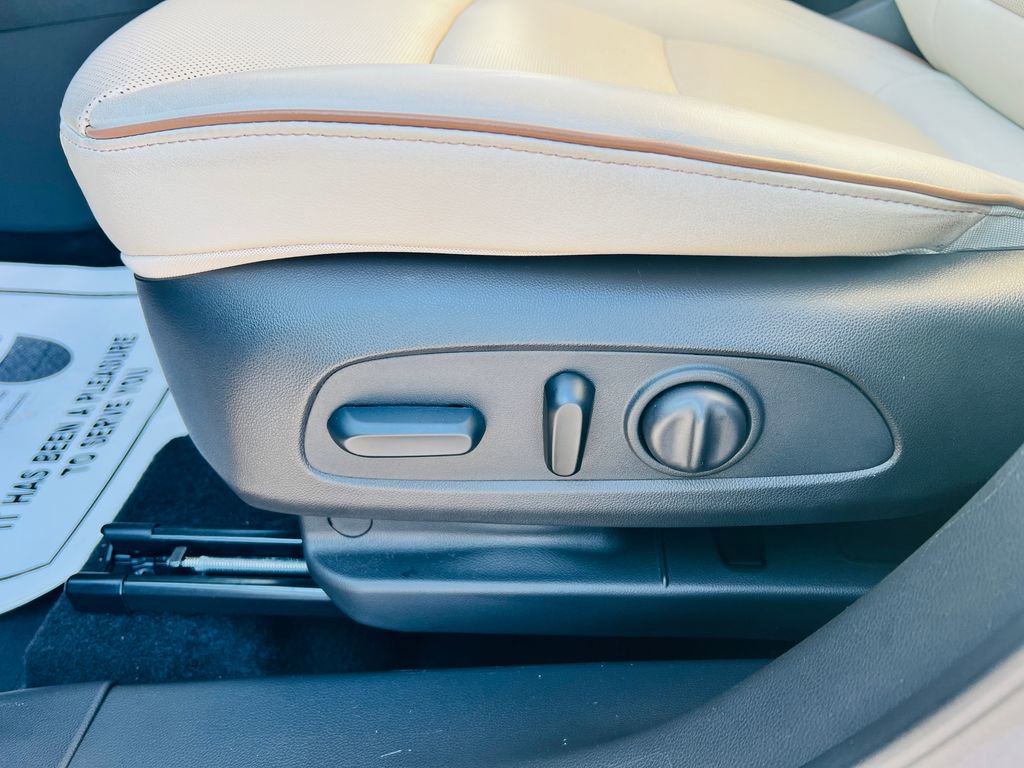 Used 2024 Buick Encore GX Avenir w/ Avenir Convenience Package image 19