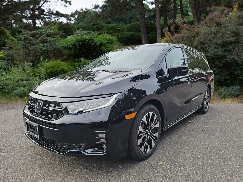 New 2026 Honda Odyssey Elite image 3