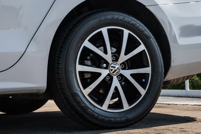 Used 2017 Volkswagen Jetta SE image 61