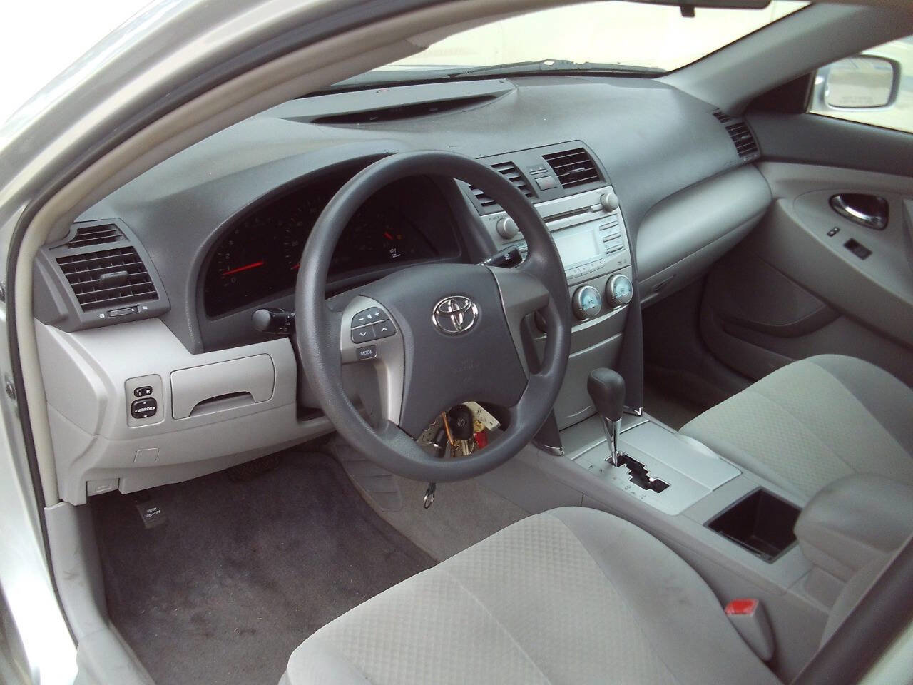 Used 2009 Toyota Camry LE image 25