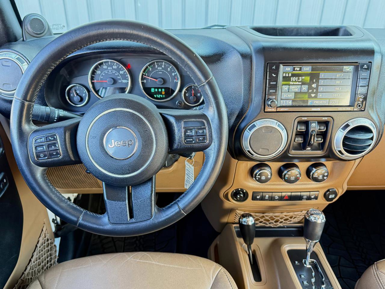 Used 2013 Jeep Wrangler Unlimited Sahara w/ Mopar Chrome Edition Group AWD/4WD image 9
