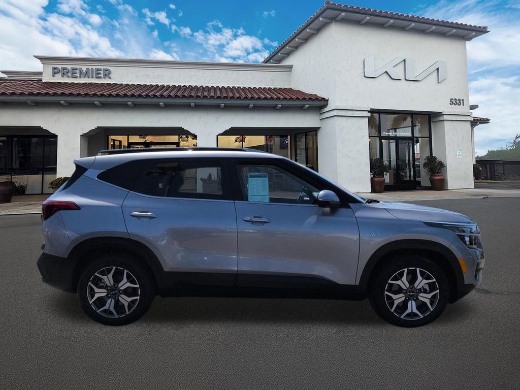 Certified 2022 Kia Seltos EX AWD/4WD image 9