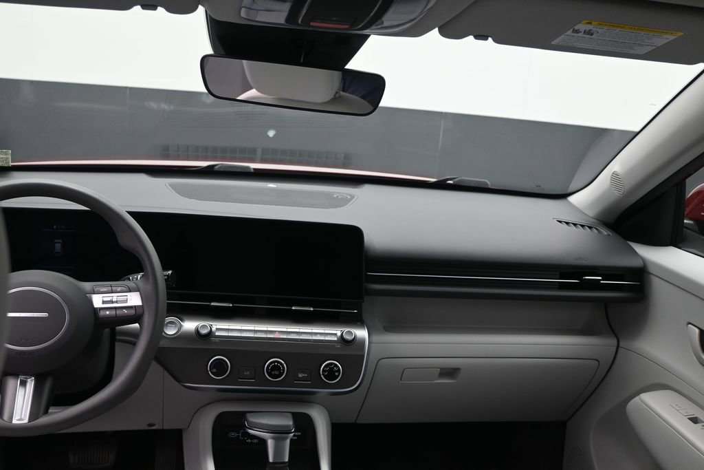 Used 2025 Hyundai Kona SE FWD image 14
