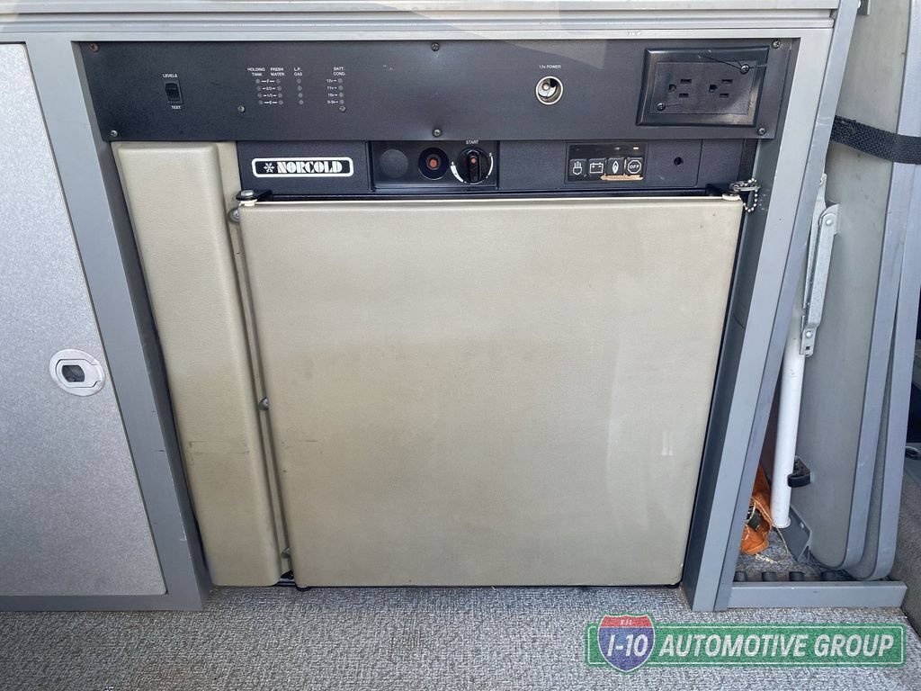 Used 1997 Volkswagen Eurovan Camper FWD image 16