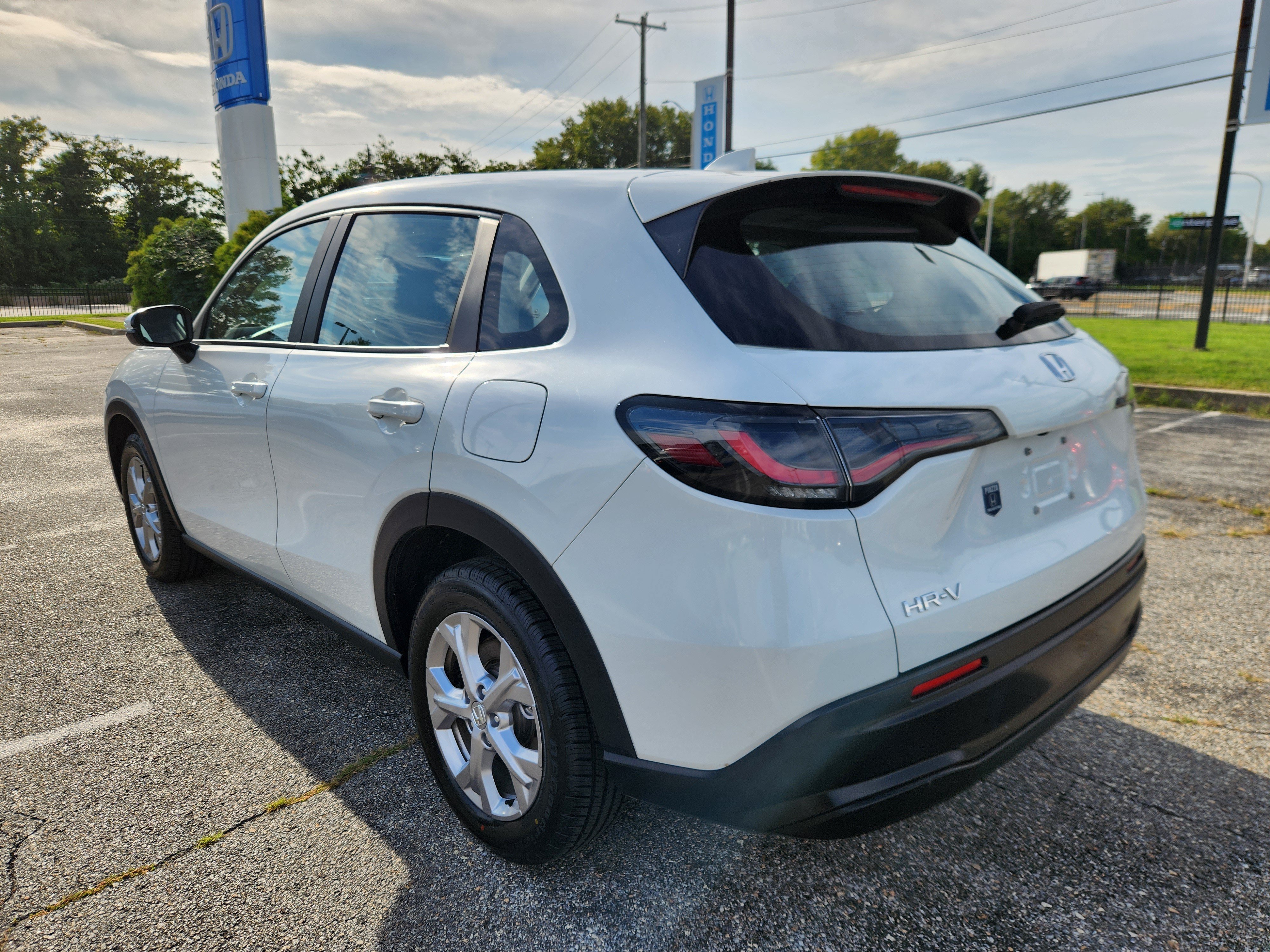 Certified 2024 Honda HR-V LX image 3