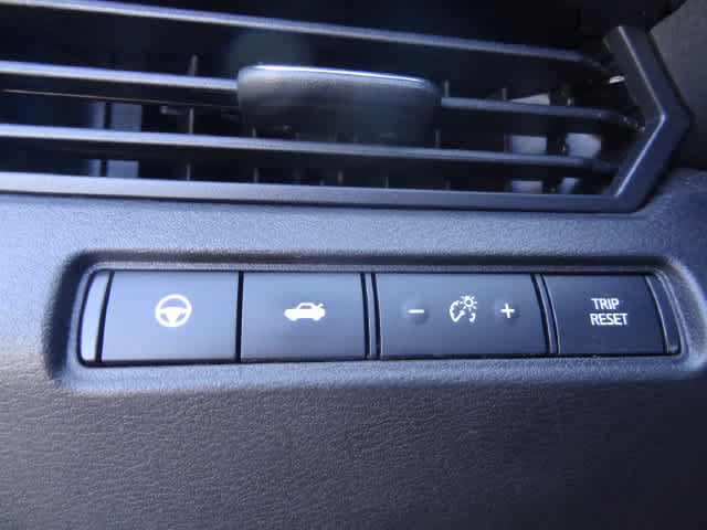 Used 2024 Nissan Altima 2.5 SV w/ SV Premium Package FWD image 16