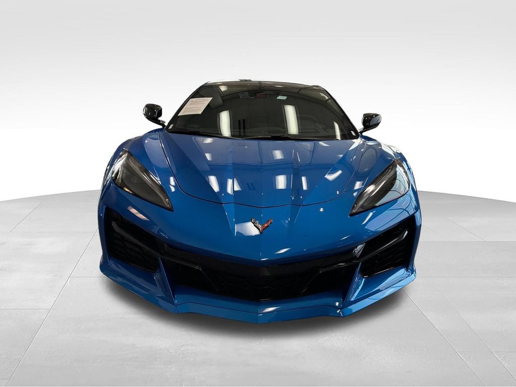 Used 2025 Chevrolet Corvette Z06 RWD image 4