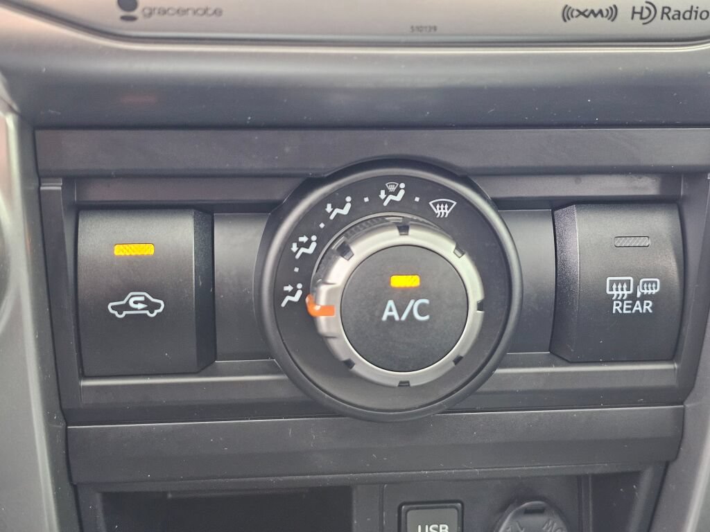 Used 2018 Toyota 4Runner SR5 Premium AWD/4WD image 32