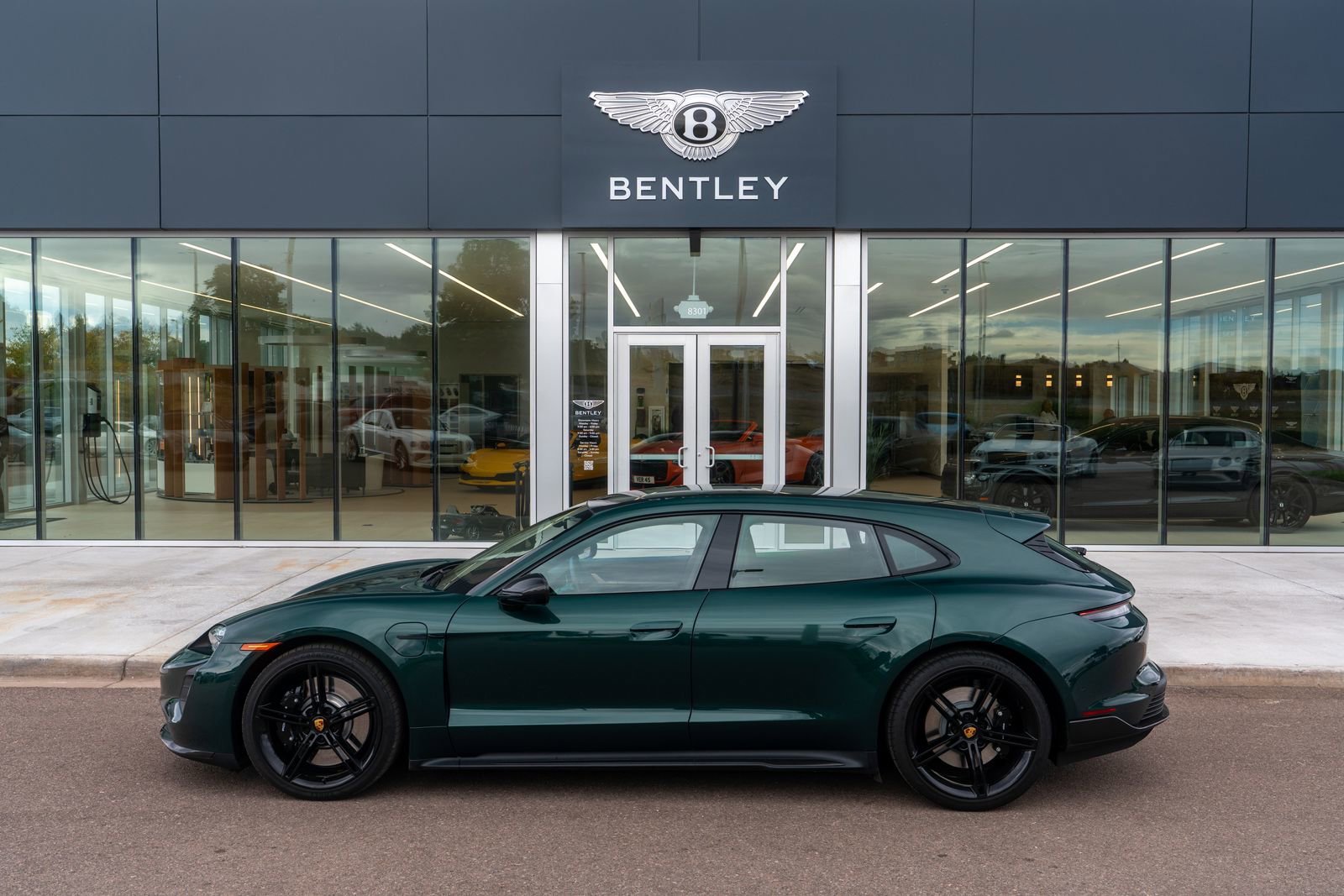 Used 2024 Porsche Taycan GTS image 9