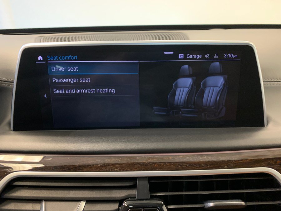 Used 2021 BMW 750i xDrive w/ Executive Package AWD/4WD image 48