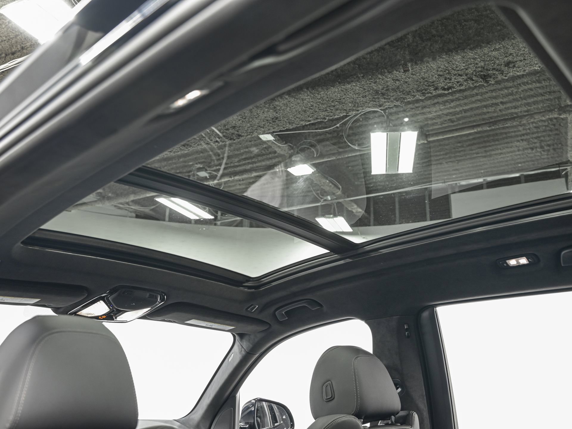 Used 2022 BMW X7 xDrive40i w/ M Sport Package image 24