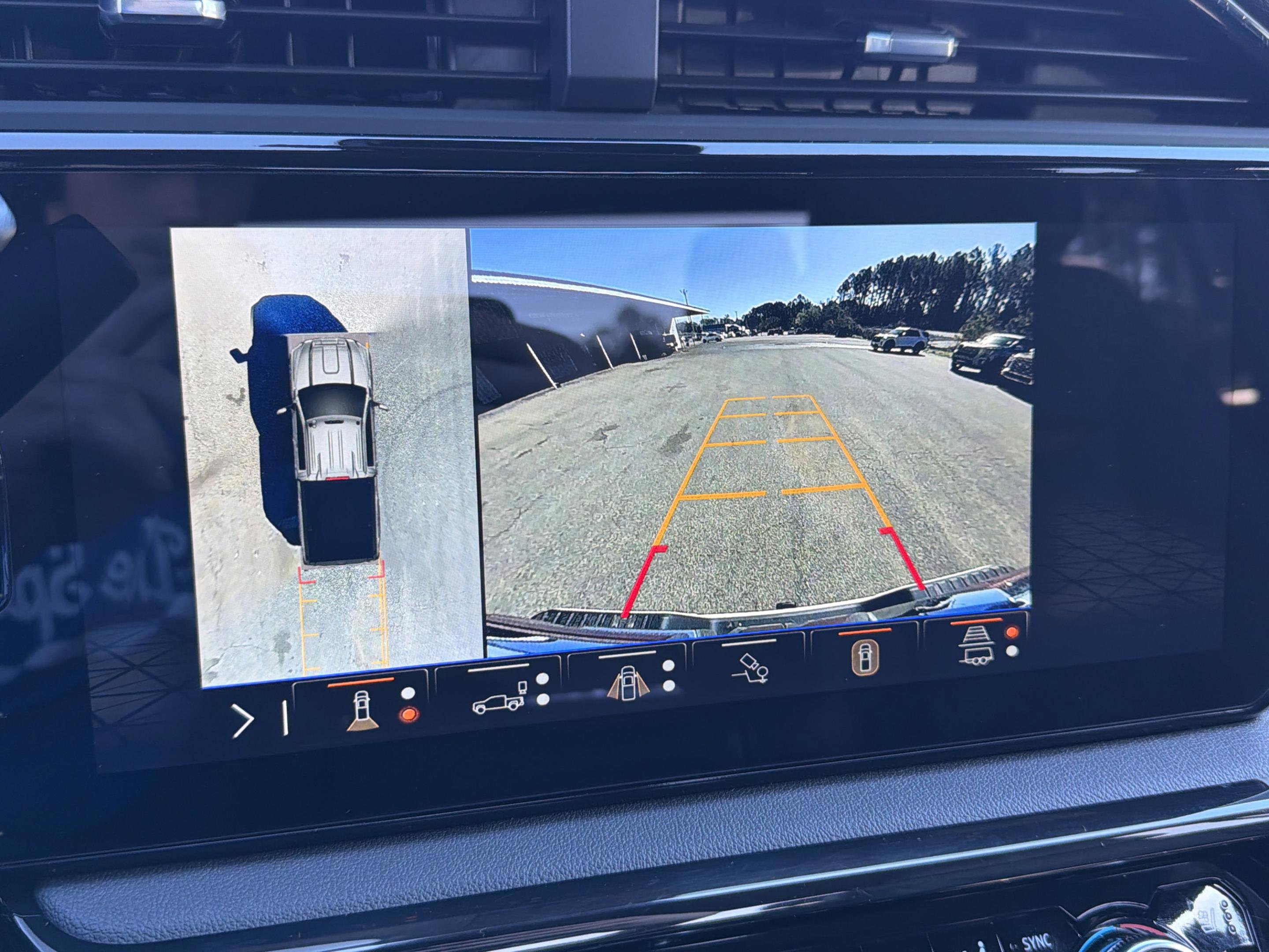 Used 2026 GMC Sierra 2500 AT4 image 17