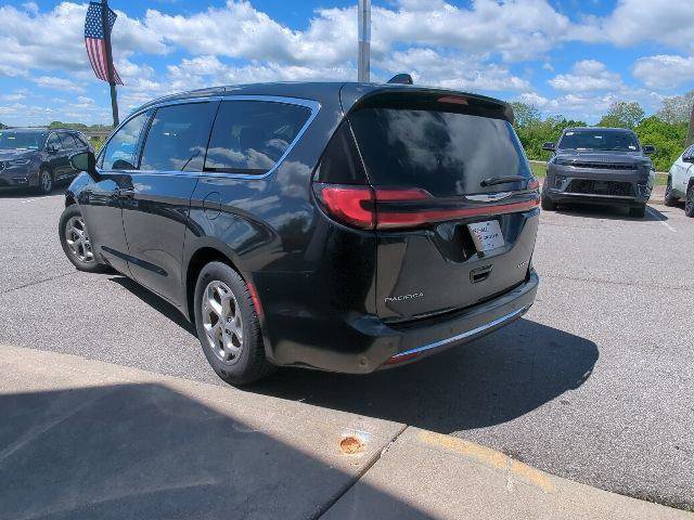 Certified 2024 Chrysler Pacifica Limited FWD image 31