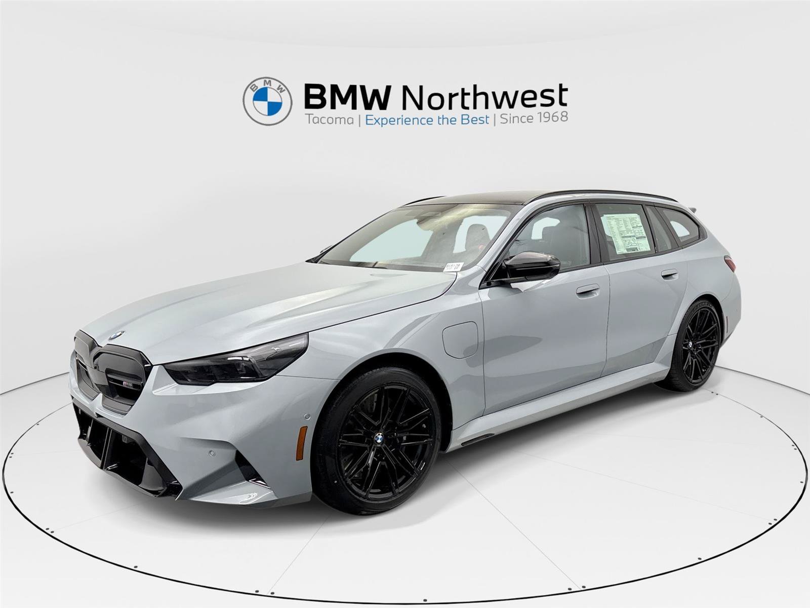 New 2027 BMW M5 Touring AWD/4WD image 1