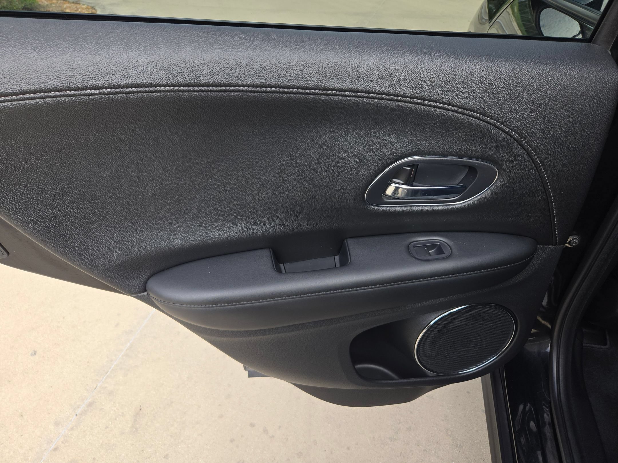 Used 2017 Honda HR-V EX-L image 15