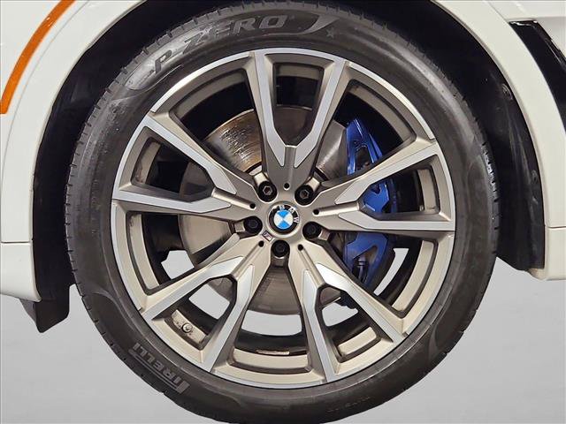 Used 2022 BMW X7 M50i w/ Dynamic Handling Package AWD/4WD image 24