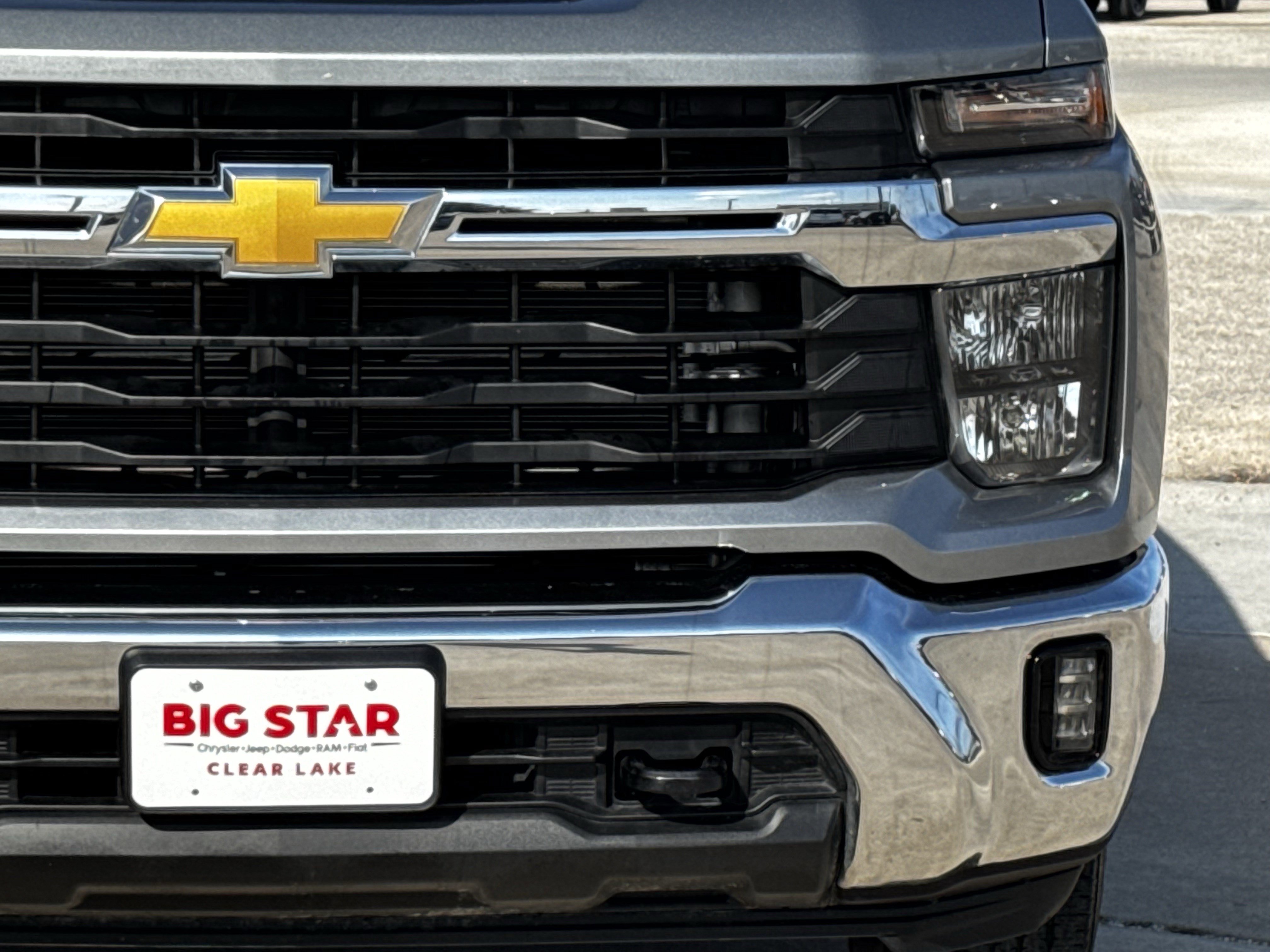 Used 2025 Chevrolet Silverado 2500 LT w/ Convenience Package image 5