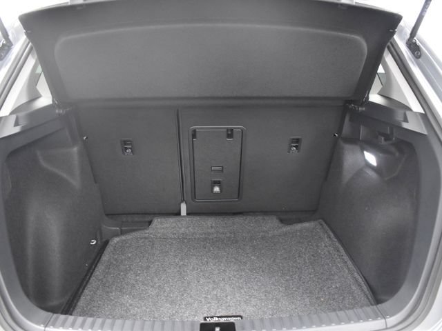 Used 2025 Volkswagen Taos SE FWD image 22