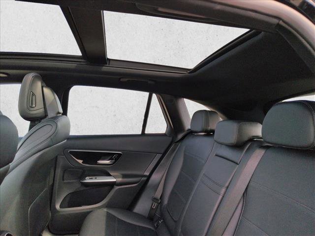 Used 2025 Mercedes-Benz GLC 300 4MATIC image 18