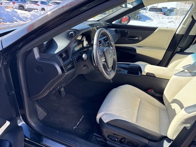 Used 2022 Lexus ES 350 Ultra Luxury w/ Accessory Package 2 image 22