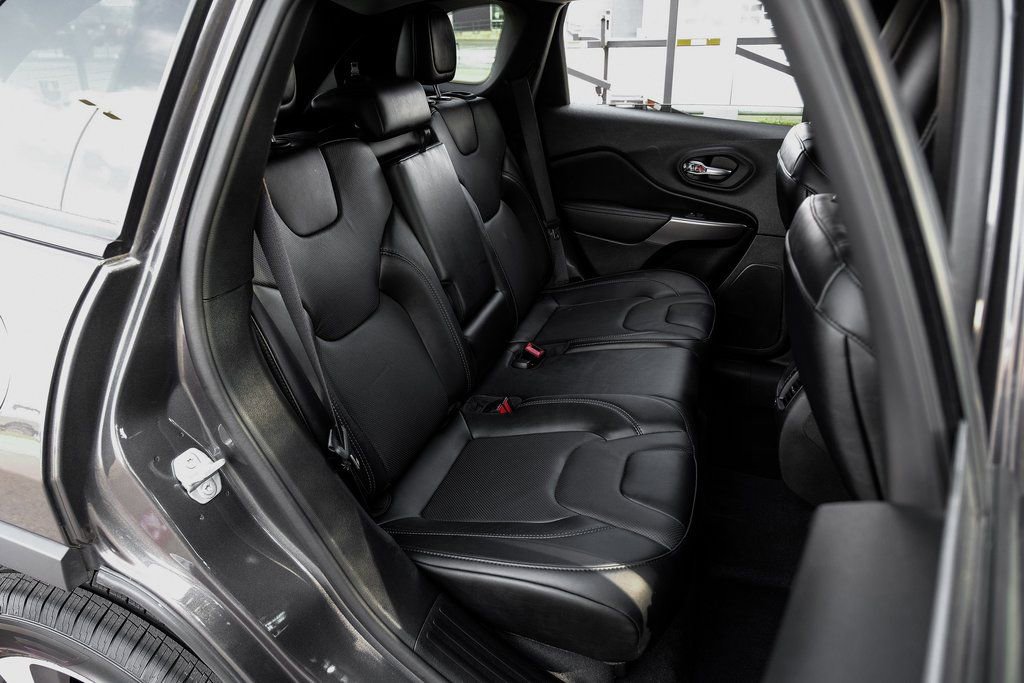 Used 2022 Jeep Cherokee Limited image 46