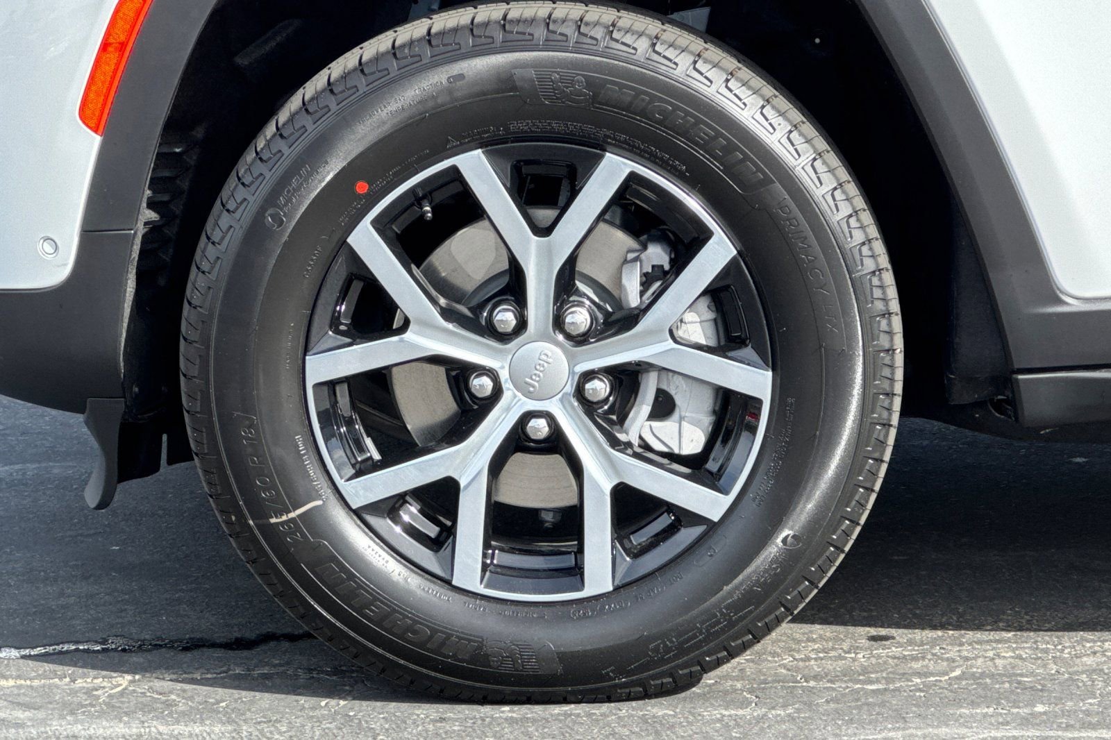 New 2025 Jeep Grand Cherokee Limited w/ Luxury Tech Group II image 31