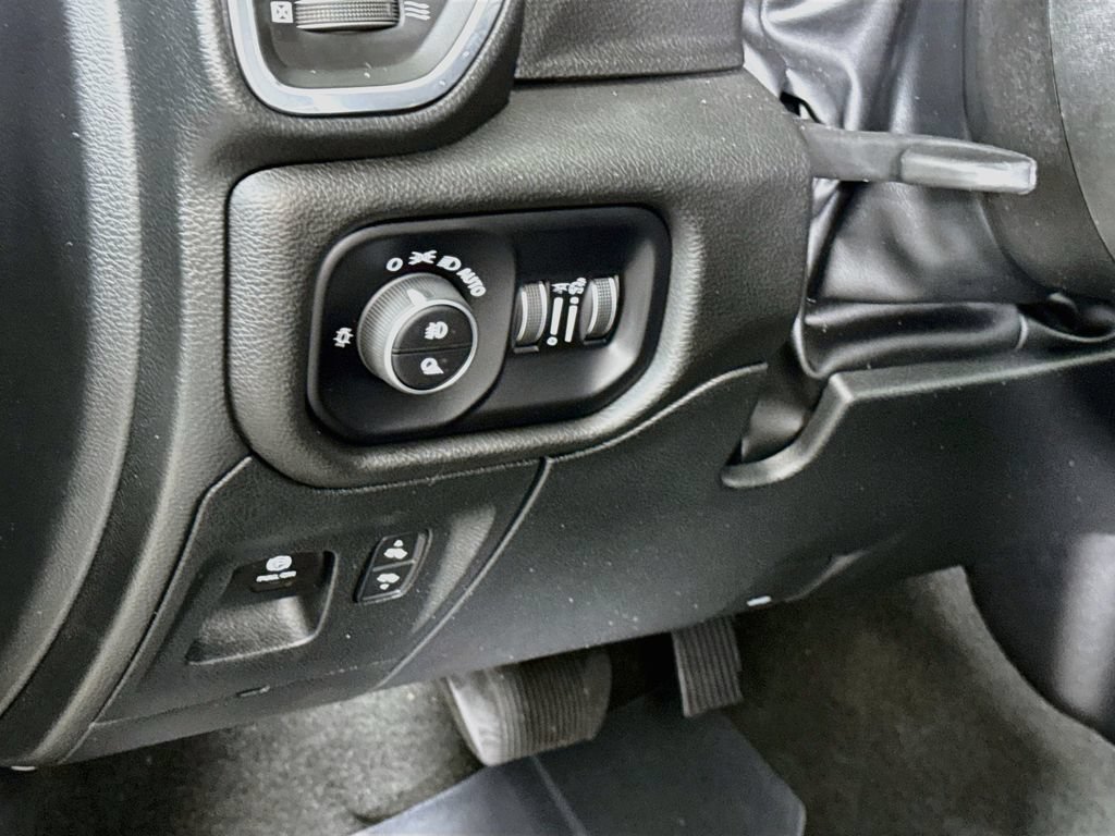 Used 2024 RAM 1500 Laramie AWD/4WD image 21