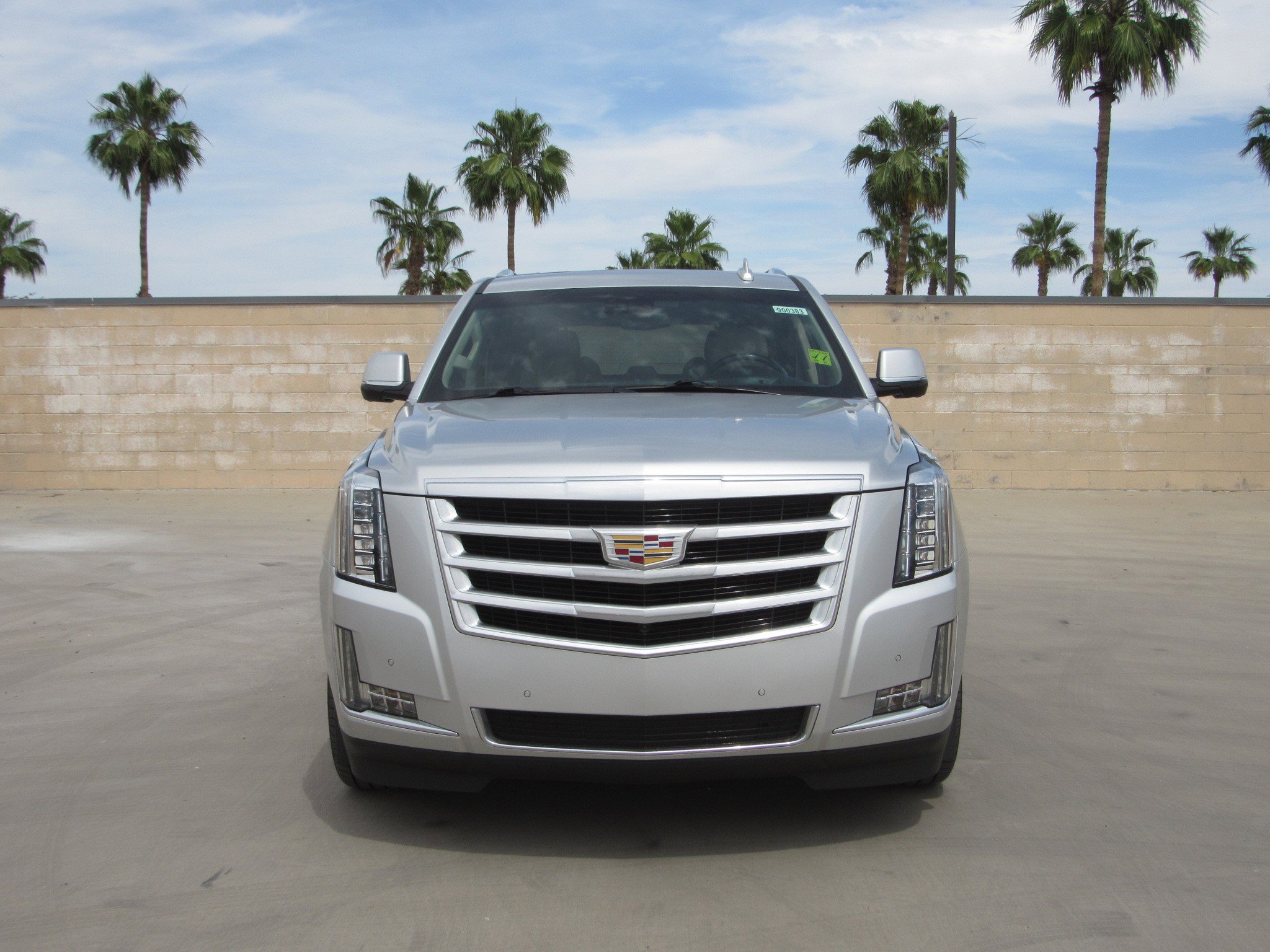 Used 2019 Cadillac Escalade Luxury image 3